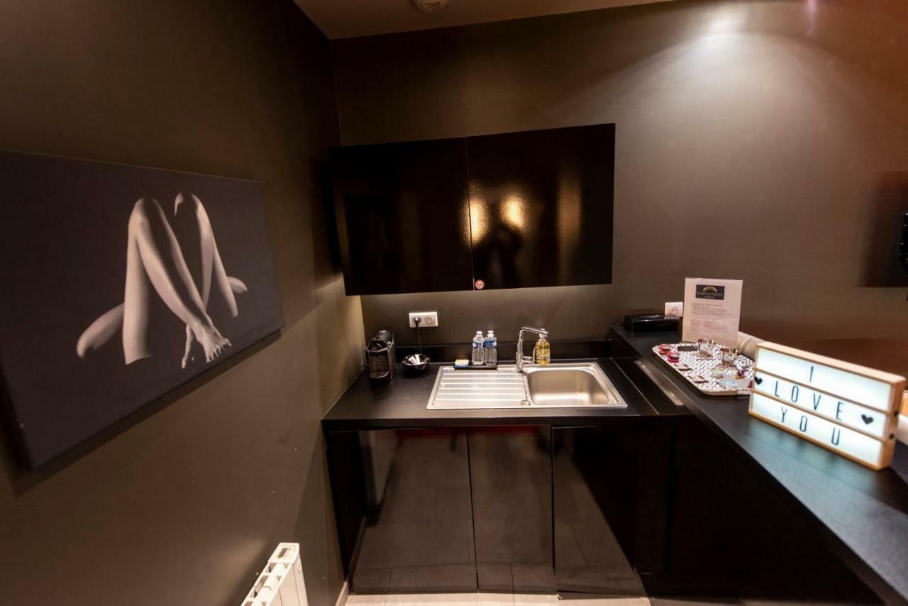 La Parenthese Envoutee Aparthotel Amiens Exterior foto